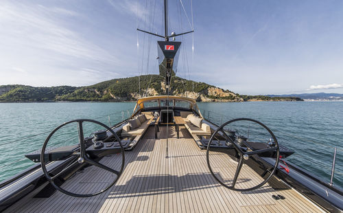 Bôme pour sailing-yacht - Hall Spars & rigging - sur mesure / en V / en carbone
