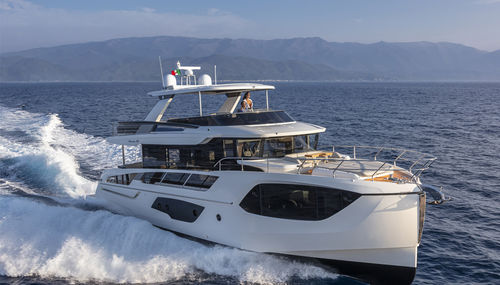 Motor-yacht de croisière - NAVETTA 64 - Absolute Yachts - à fly / IPS / 4 cabines