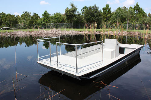 Jon boat hors-bord - Diamond Back Airboats - à console centrale