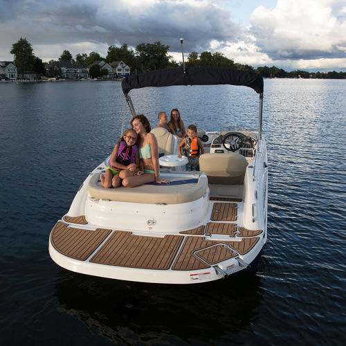 Deck-boat in-bord - SS 202 I/O - Hurricane - de wakeboard / max. 12 personnes / bain de soleil