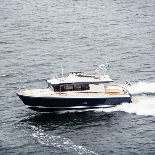 Vedette in-bord - 46 - Targa - bimoteur / à fly / offshore