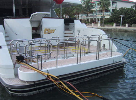 Passerelle pour yacht - INTEGRATED - Nautical Structures - pivotante / hydraulique / légère