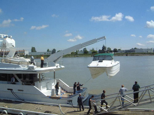 Bossoir pour yacht - EZ-EX - Nautical Structures - hydraulique / télescopique / pivotant