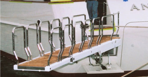 Passerelle pour bateau - FOLD UNDER - Nautical Structures - télescopique / escamotable / hydraulique