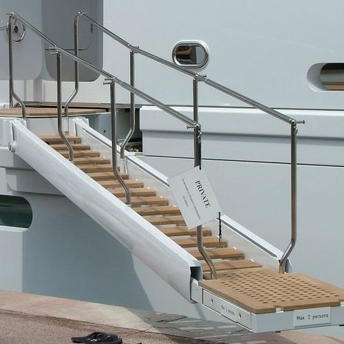 Échelle pour yacht - Cramm Yachting Systems BV - pivotante / de sécurité / de coupée
