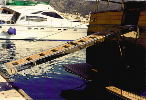 Passerelle pour bateau - EZB-1110 series - Ezberci Marine - pliante / hydraulique / en inox