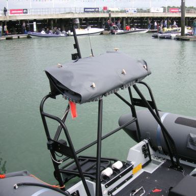 Système anti-retournement pour bateau pneumatique - Wing & Henshaw inflatable Solutions