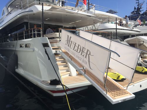 Passerelle pour yacht - SEAWALK SW2 - Hydromar Marine Equipment bv - télescopique / pivotante / escamotable