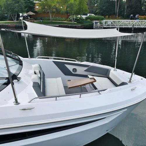 Toile tendue pour bateau à moteur - Makefast