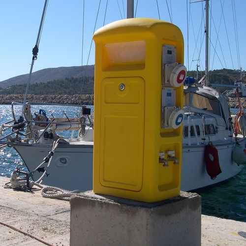 Borne avec éclairage intégré - SMART K - Plus Marine - de distribution électrique / de distribution d'eau / pour ponton