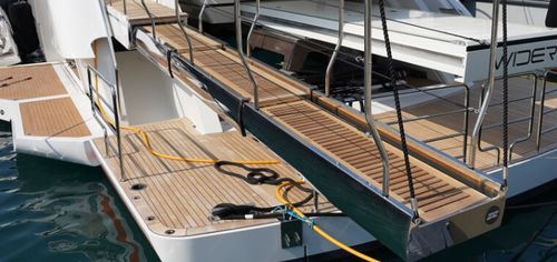 Passerelle pour yacht - MULTI  - Sanguineti Chiavari produzione articoli nautici s. - télescopique / manuelle / télécommandée