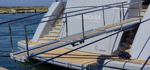 Passerelle de yacht - MIZAR - Sanguineti Chiavari produzione articoli nautici s. - télescopique / hydraulique / motorisée