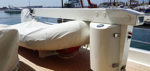 Grue pour yacht - Sanguineti Chiavari produzione articoli nautici s. - de pont / à flèche / hydraulique