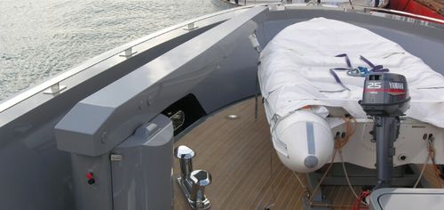Grue pour yacht - Sanguineti Chiavari produzione articoli nautici s. - de pont / électrohydraulique / pour mise à l'eau d'annexe