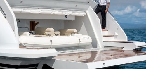 Grue pour yacht - Sanguineti Chiavari produzione articoli nautici s. - articulée / hydraulique