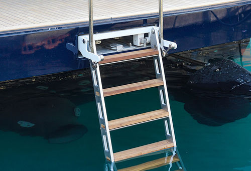 Échelle pour bateau - Sanguineti Chiavari produzione articoli nautici s. - escamotable / de baignade / d'embarquement