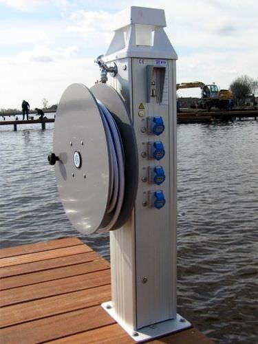 Borne de distribution électrique - Atlantic - Seijsener Harbour Services - de distribution d'eau / pour ponton / avec enrouleur de tuyau