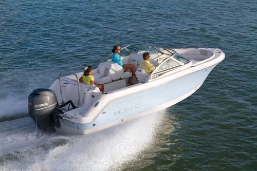 Runabout hors-bord - R227 - Robalo - bow-rider / à double console / de wakeboard