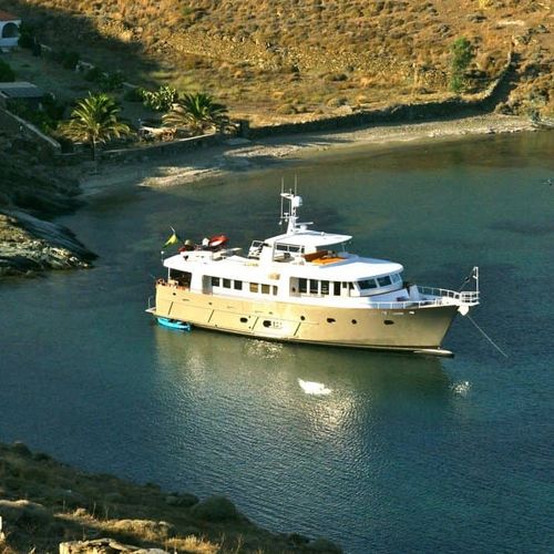 Motor-yacht de croisière - AKISSI  - Ocea - traditionnel / à fly / avec timonerie