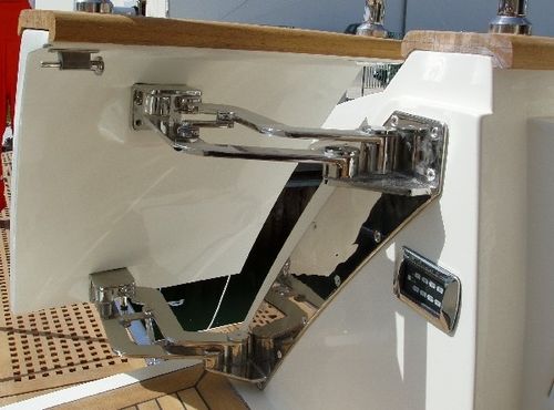 Porte pour bateau - 52PP  - Pin-craft - à pantographe