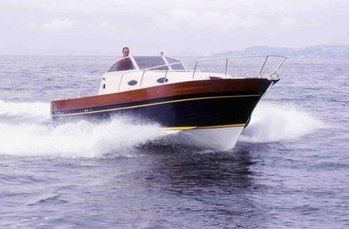 Coque open in-bord - CORALLO 800 CABIN - CO.ME.NA - avec cabine / traditionnelle