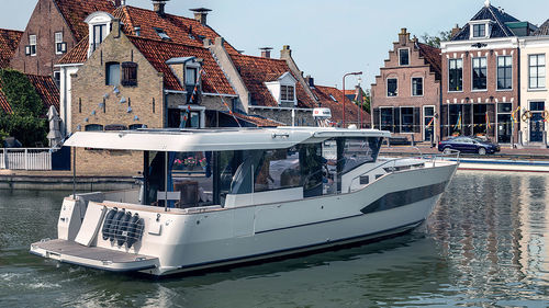 Vedette de croisière côtière - 12 Sedan - DELPHIA Yachts - in-bord / diesel / avec timonerie