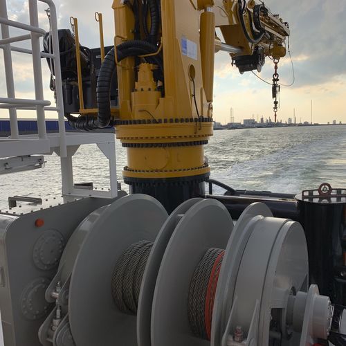 Treuil pour navire - Anchor Handling - Damen Marine Components - de dragage / à moteur électrique / à entraînement hydraulique