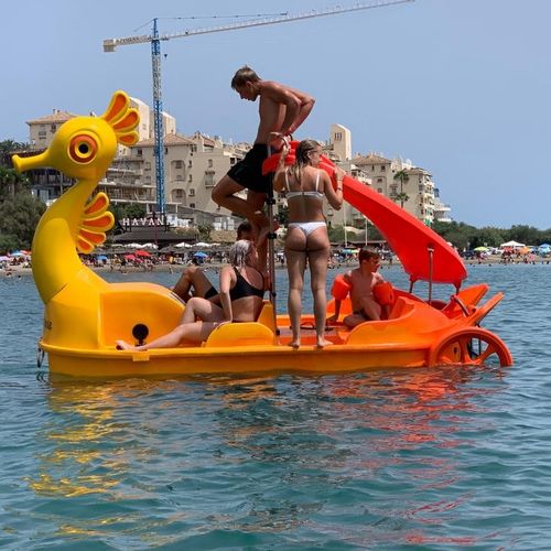 Bateau à pédales 4 places - Gran Caballito de Mar - AVENTURAS AQUATICAS - LA NORIA - avec toboggan