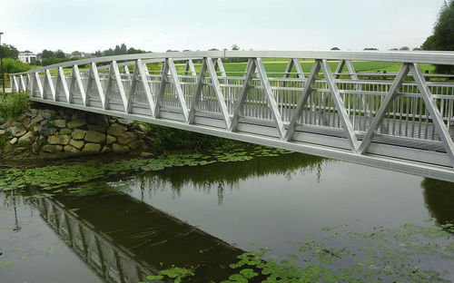 Passerelle pour marina - PEOPLE-FRIENDLY CONNECTION - Metalu Industries International - en aluminium / avec main courante