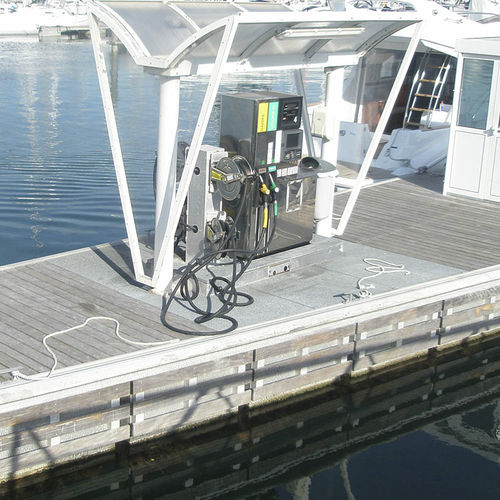 Station essence flottante pour marina - Metalu Industries International