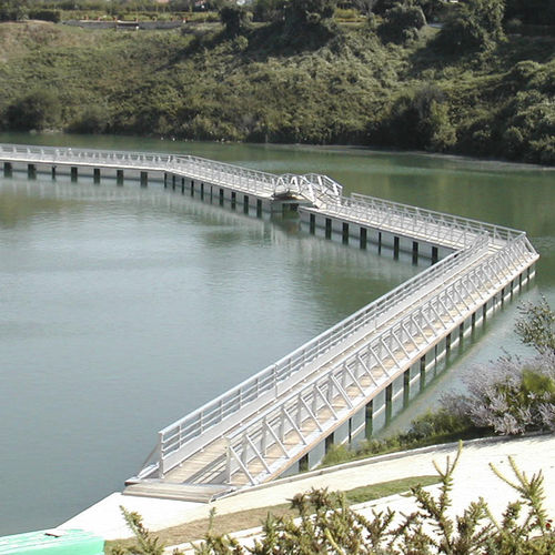 Trottoir flottant - Metalu Industries International