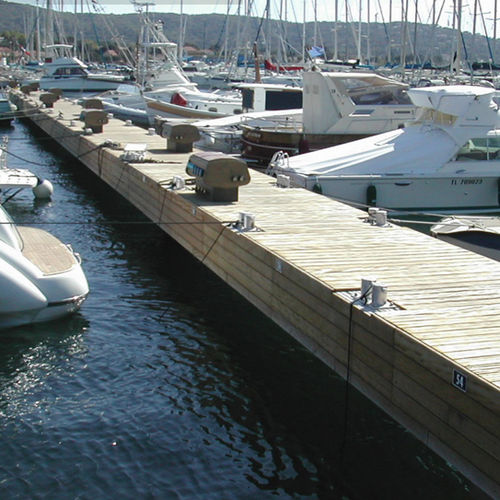 Ponton flottant - SAINT-TROPEZ - Metalu Industries International - d'amarrage / pour marina / pour port