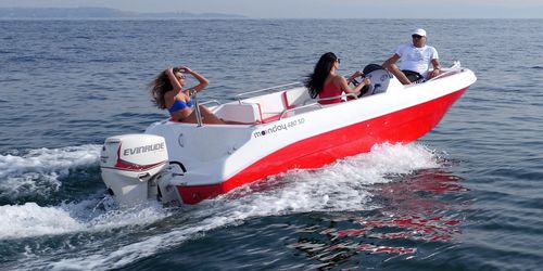 Coque open hors-bord - 480 SD  - Moonday Yachts - à console latérale / de sport / bain de soleil