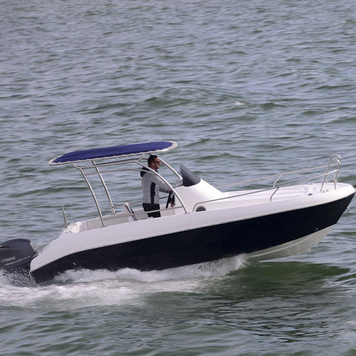 Coque open hors-bord - 600 WA - Moonday Yachts - à console centrale / de sport / bain de soleil