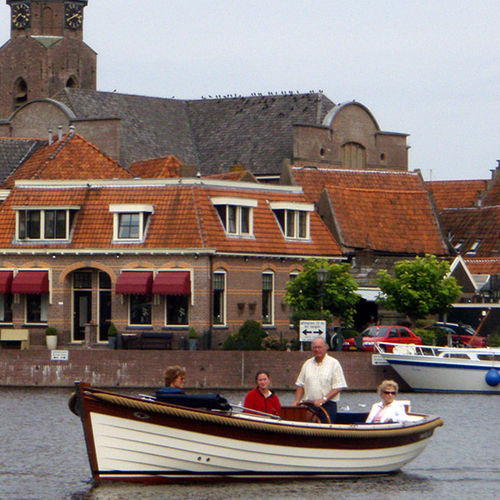 Coque open in-bord - 23 CS & ROYAL  - Moonday Yachts - à console centrale / traditionnelle / bain de soleil