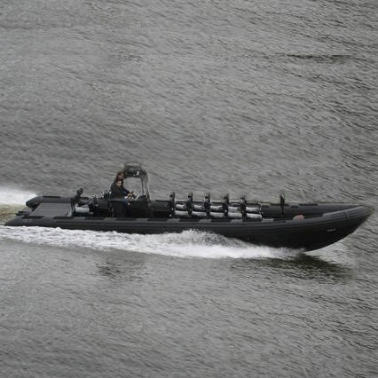 Bateau professionnel in-bord - MR-1000 COMMANDO - Madera Ribs - bateau pneumatique semi-rigide