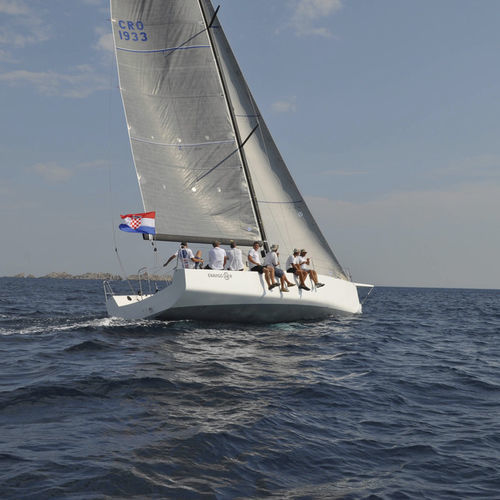 Voilier de course - 38 - Enavigo Yachts - 3 cabines / 8 couchages / en carbone