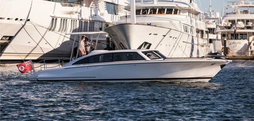 Annexe pour yacht in-bord - 11.4 AFT HELM  - Hodgdon Yachts - monomoteur / open / à console centrale