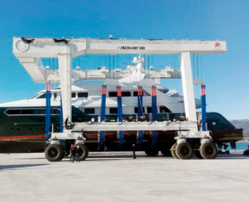 Travel lift contrôlé à distance - BHT 1100 - ABI TRAILERS - pour charge lourde / en forme de U / quatre roues motrices