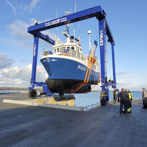 Travel lift contrôlé à distance - BHT 85 - ASCOM - toutes roues directrices / pour charge lourde / direction Ackermann