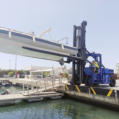 Chariot élévateur pour bateau - 2.0 - ASCOM