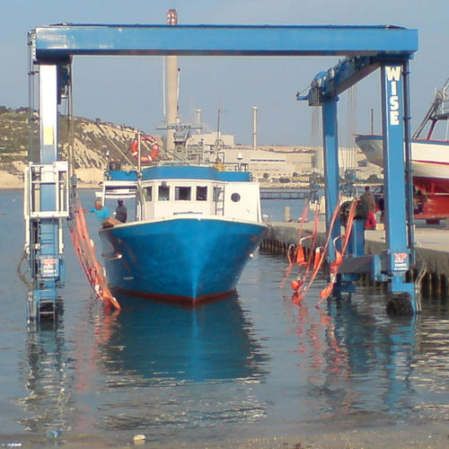 Travel lift quatre roues motrices - Wise Boat Hoists - amphibie