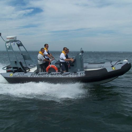 Bateau de surveillance - SRR 650 - Zodiac Milpro International - hors-bord / bateau pneumatique semi-rigide