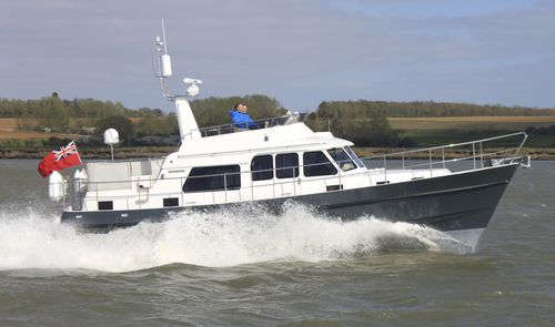 Vedette in-bord - HARDY 42 - Hardy Marine - diesel / hybride diesel-électrique / bimoteur