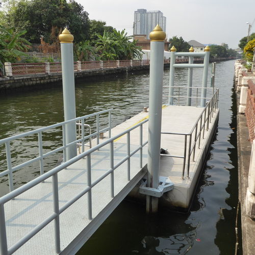 Ponton débarcadère - SF MARINA - pour ferry / en béton
