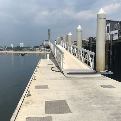 Passerelle pour ponton - SF MARINA - flottante / en acier galvanisé / sur mesure