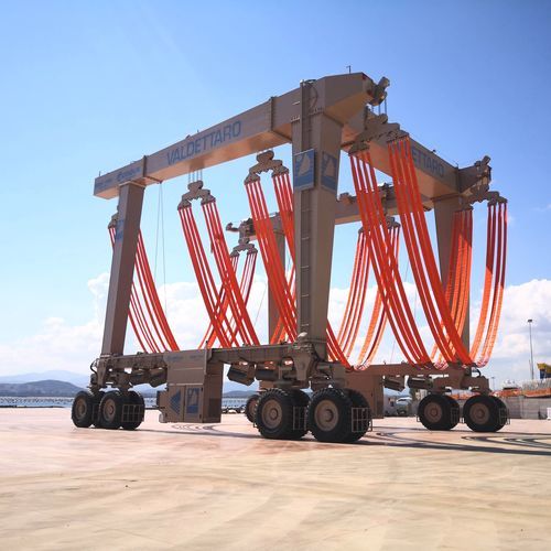 Travel lift contrôlé à distance - MBH 720 - CIMOLAI TECHNOLOGY SPA - toutes roues directrices / en forme de U
