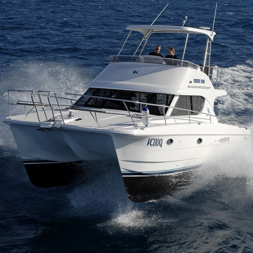 Vedette catamaran - V1100 Discovery - Voyager Catamarans - in-bord / diesel / bimoteur