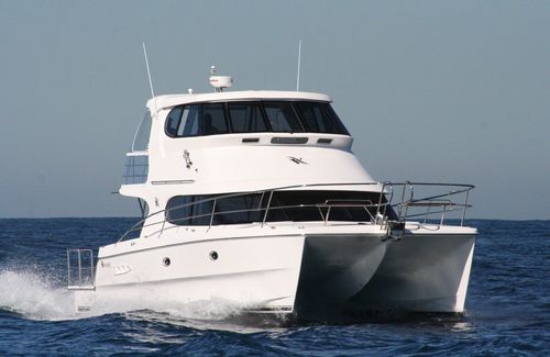 Vedette catamaran - V1250 Conquest - Voyager Catamarans - in-bord / à fly fermé / de pêche sportive