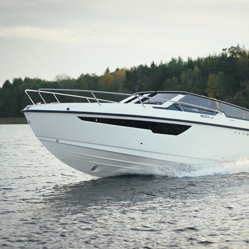 Cabin-cruiser hors-bord - 900 DC - Flipper - open / à double console / max. 7 personnes